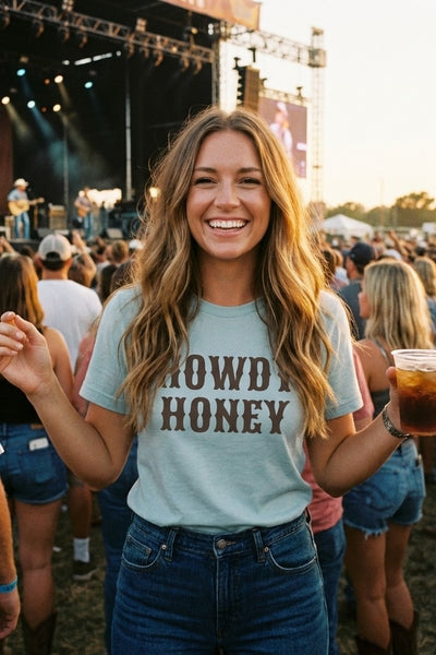 BC DTF HOWDY HONEY TEE - SILVER