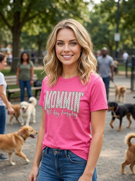 BC DTF MOMMIN TEE - NEON PINK