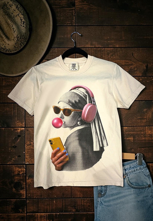 CC DTF BUBBLE GUM GIRL TEE - IVORY