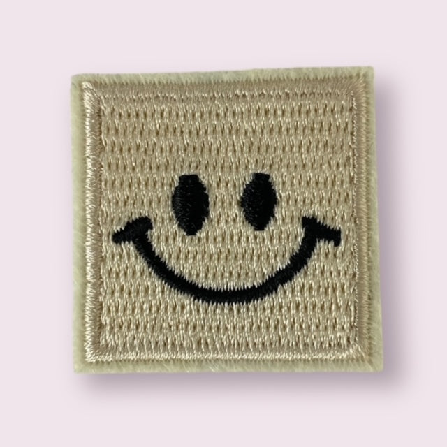 CREAM SQUARE SMILEY HAT PATCH