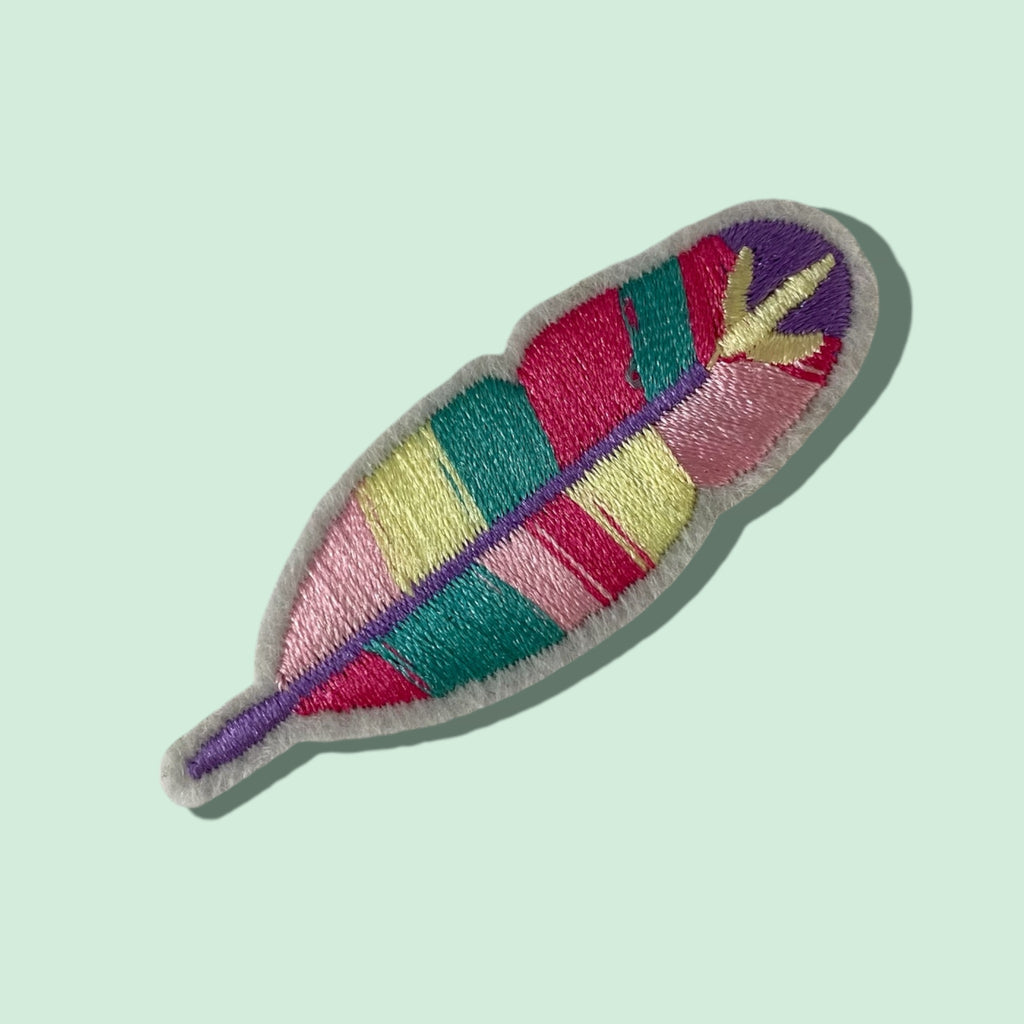 COLORFUL FEATHER HAT PATCH