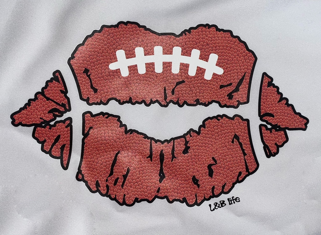 FOOTBALL LIPS